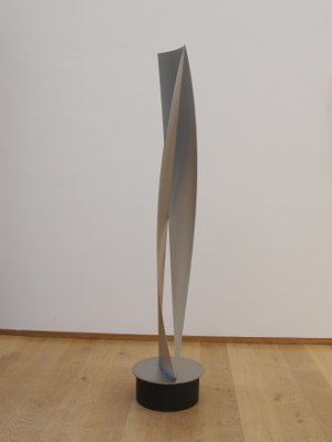 Dreieck-Stele. Skulptur von Roland Phleps