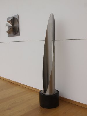 Roland Phleps: Sinuskurve zylindrisch eingerollt