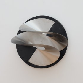 Roland Phleps: Doppelwelle vertikal, Relief