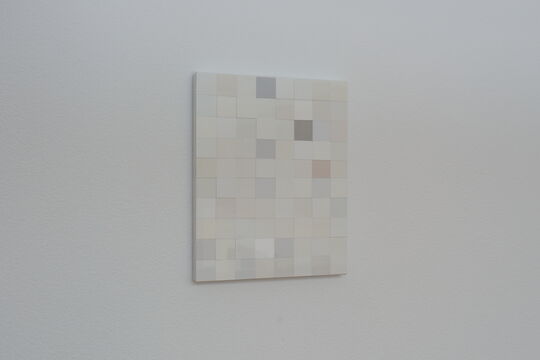 Julia Schewalie: Vinyl Pastel