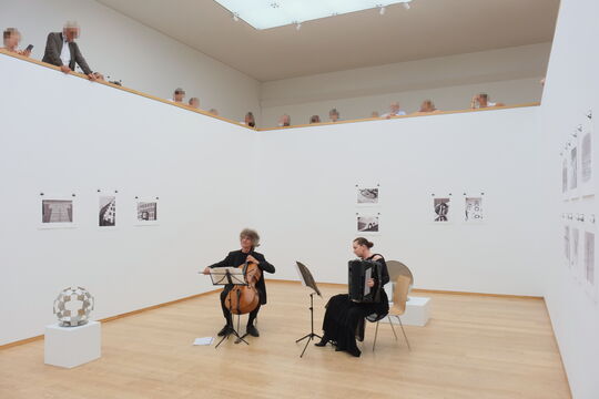 Cellist und Akkordeonistin