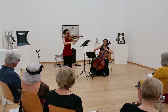 Y. Dierstein, Cello, und M. Dierstein, Violine